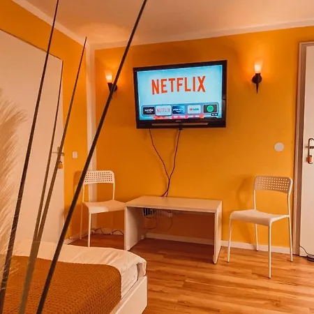 Herkules - Privates Zwei Am Waldrand Mit 2x Smart Tv Und Kostenlosen Parkplätzen Lägenhet